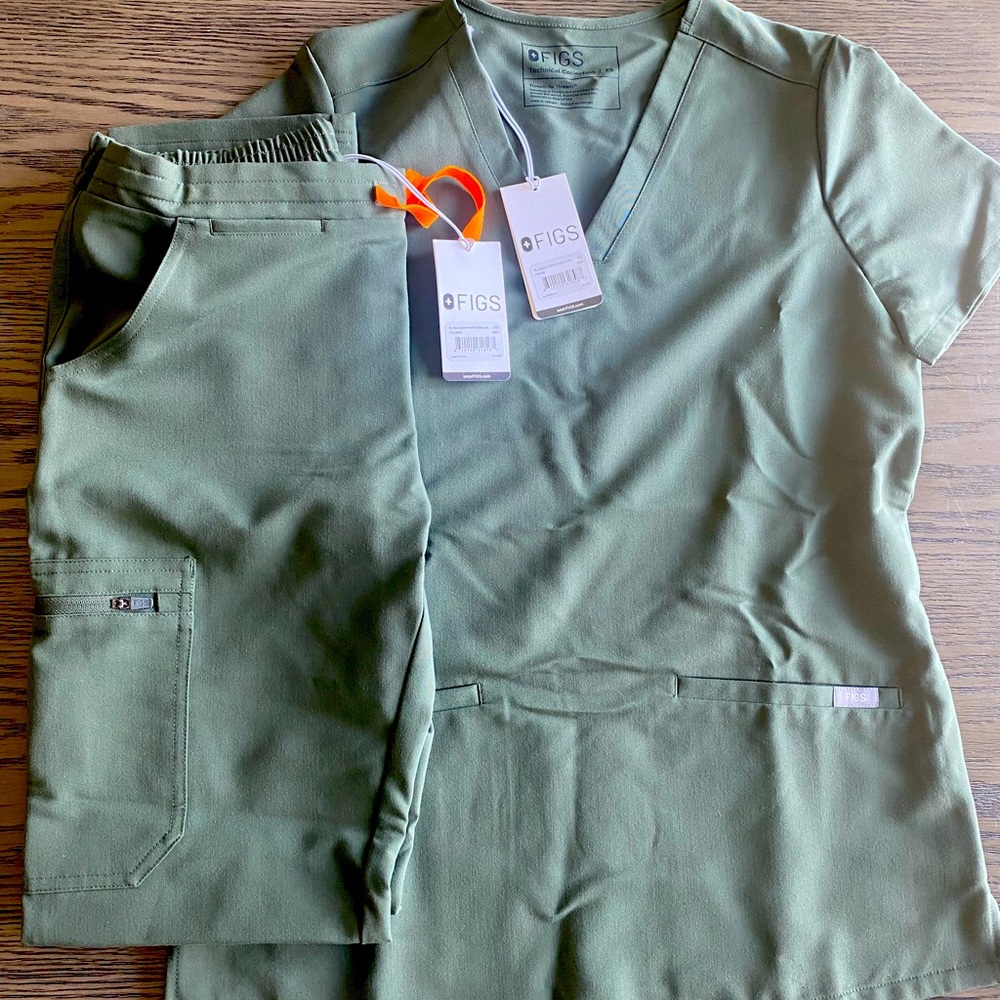 Womens Figs scrub top/bottom, size XS, color Moss